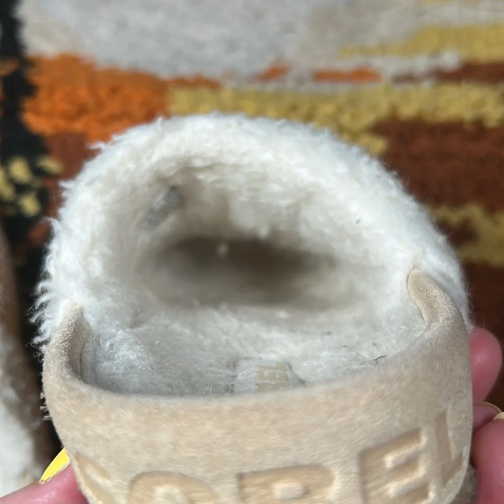 Cutie, kids, SOREL slip ons!!